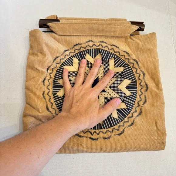 Retro 70s Quilted Hippie Shoulder Bag Vegan Handbag Boho Cottagecore Wood detail - Picture 12 of 16